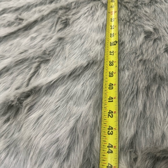 FAUX FUR TREE SKIRT Fully Lined 46” & 2 Matching Christmas Stockings Gray Soft - Picture 5 of 7